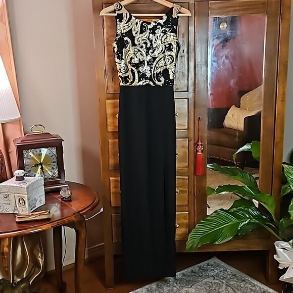 NWT Boohoo Black & Gold maxi dress size 4 - Picture 2 of 16